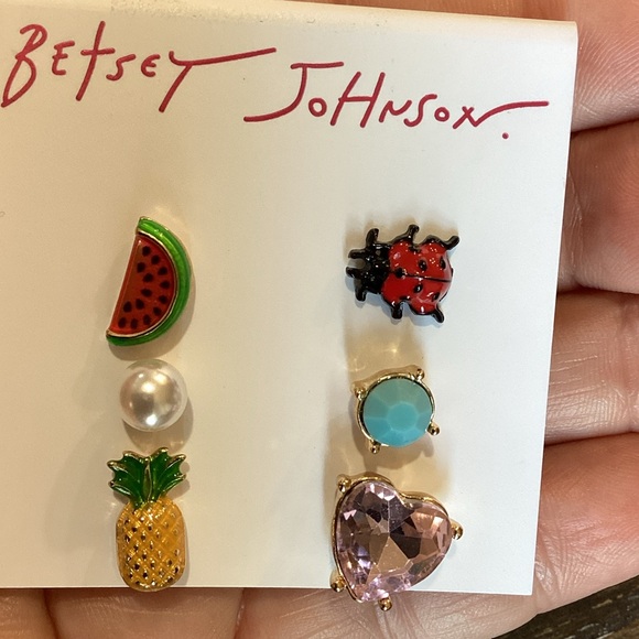 Betsey Johnson Backyard Mismatched Stud Earrings - Picture 4 of 4